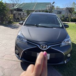 Toyota Yaris  5-DR L Liftedback 2015