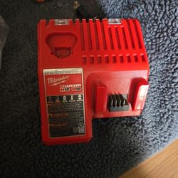 Milwaukee Charger M12 & M18