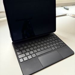 iPad Pro 11” With Keyboard 