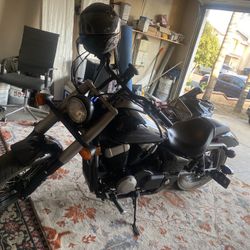 Vendo Moto Honda  Shadow 2010  Es Una 750 Placas Al Corriente Muy Buena Condición 