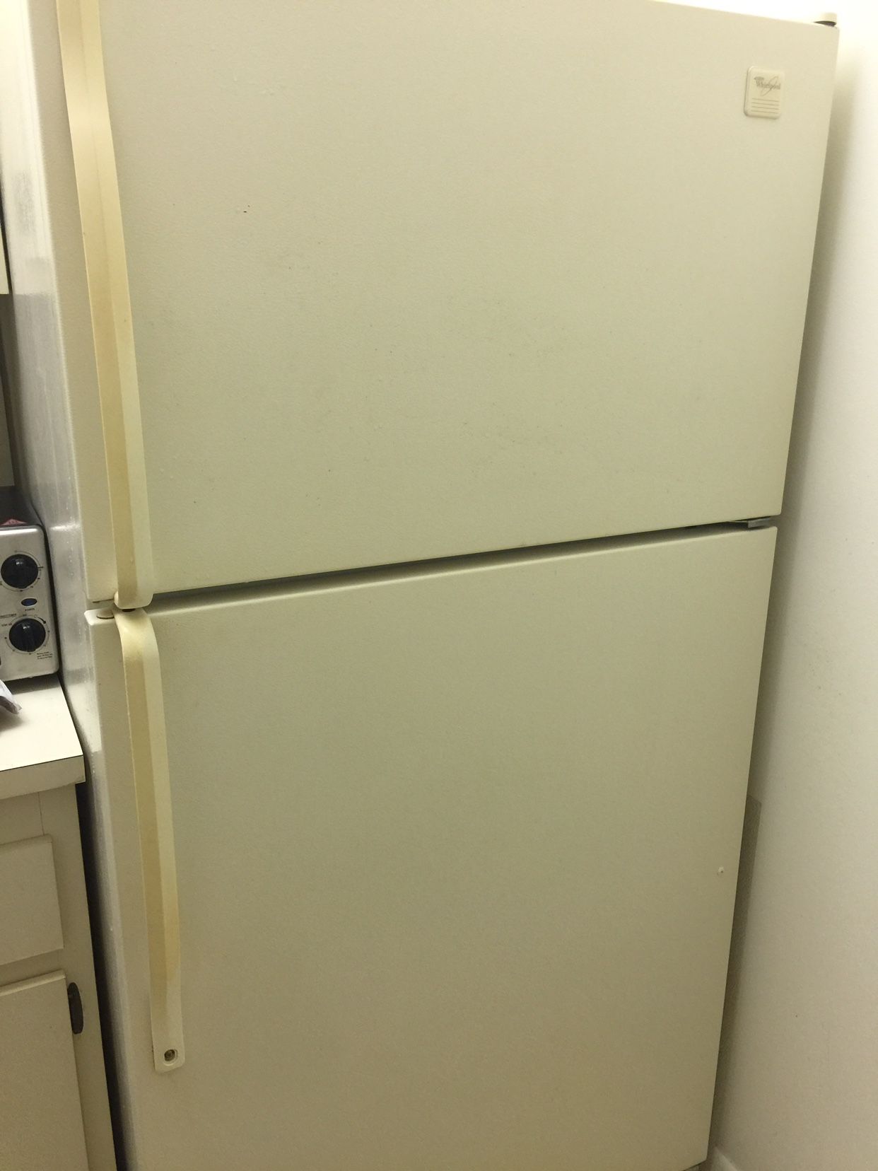 Whirlpool Refrigerator, Almond, 21 cu. ft. 