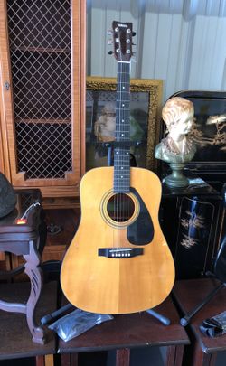 Yamaha FD01S guitar