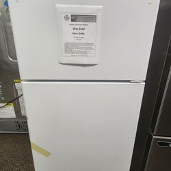 16.6 cu. ft. Top Freezer Refrigerator in White