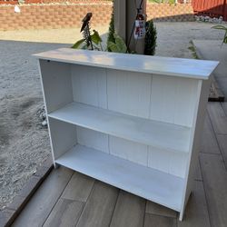 Beautiful Bookshelf. White. 
