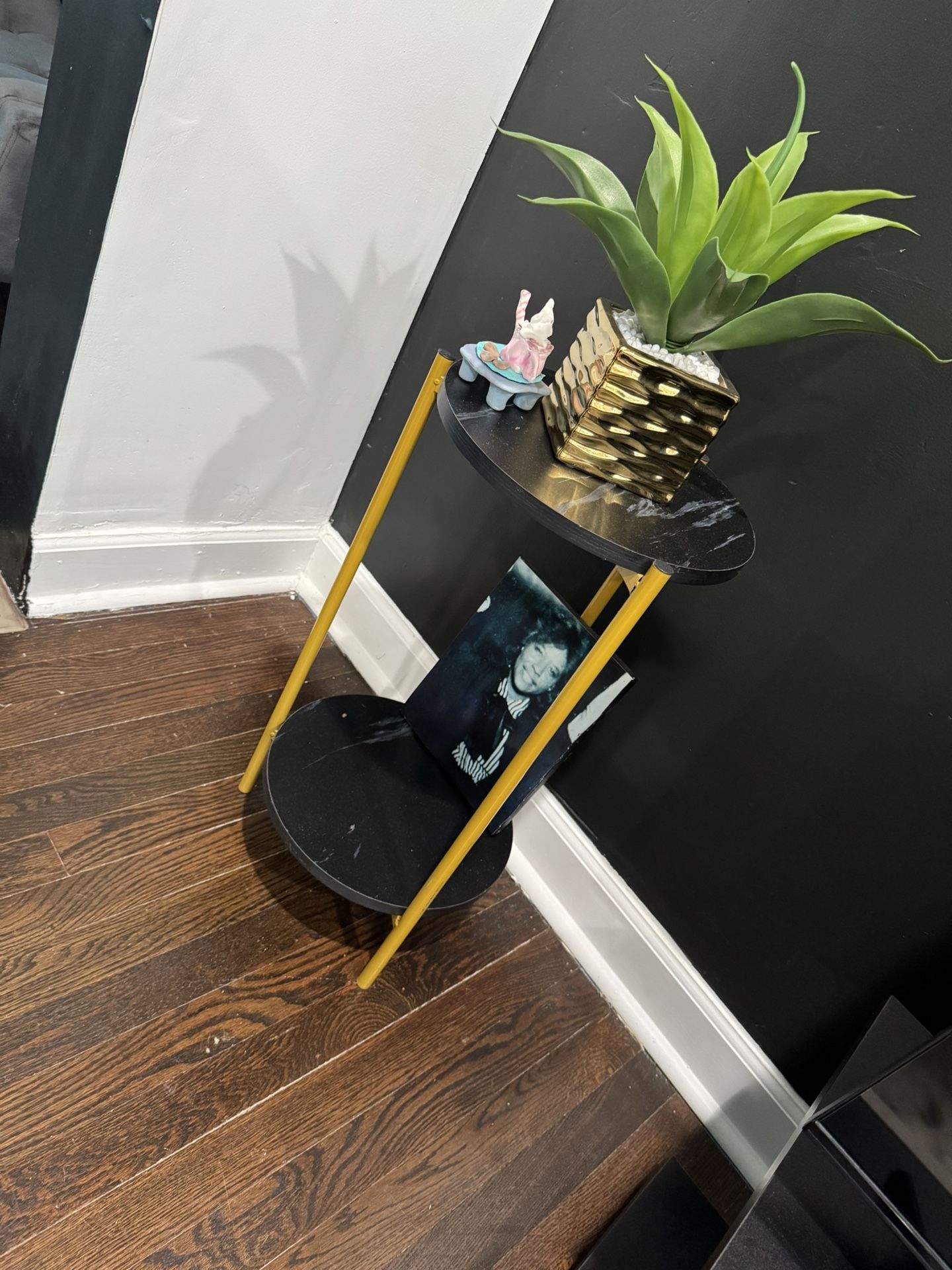 2 End Tables