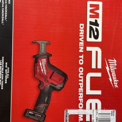 Milwaukee m12 Hackzall fuel with charger and 4.0 battery
