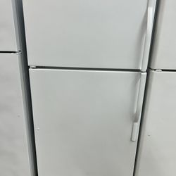 22 Cu Ft Refrigerator With Ice Maker 