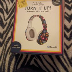 Blue Tooth They Work Great But I Can't Find The Adapter to it that's Why these Are Free 