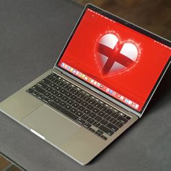 13” MacBook Pro 2020 - QuadCore i7 / 16GB / 500GB