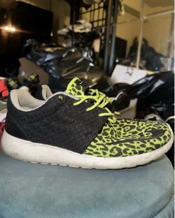 Nike Rosherun FB Leopard Volt/Black-White Sneaker Men 580573-701 Size 11 Pre Own