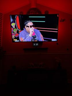 Vizio 77 Inch TV For 350$