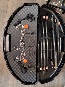 Compound Bow with Arrows, bow release and Hard Case