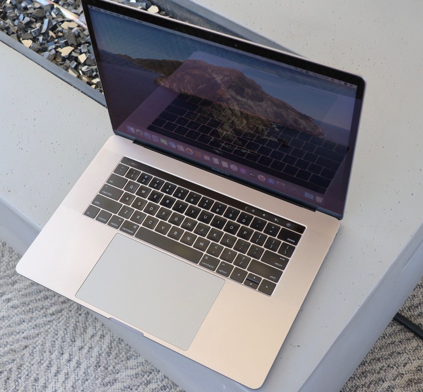Apple 2016 MacBook Pro 💻 15- Inch 2.6 GHz I7 16Gb/251 SSD Laptop Touchbar Laptop