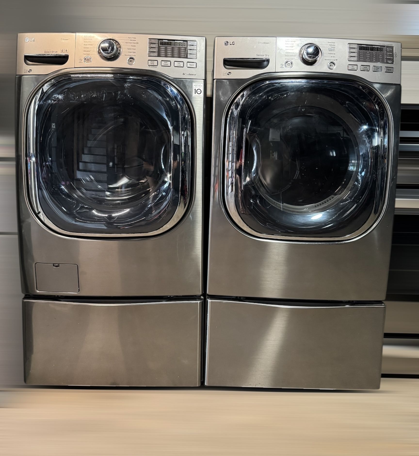 LG WASHER AND GAS DRYER