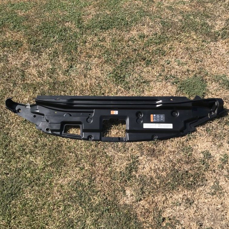 2017 - 2019 Ford F250 Radiator Cover
