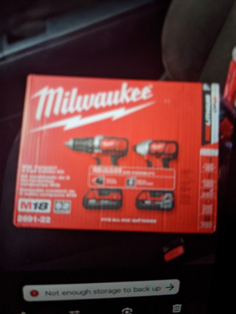 Milwakee M18 Drill Set