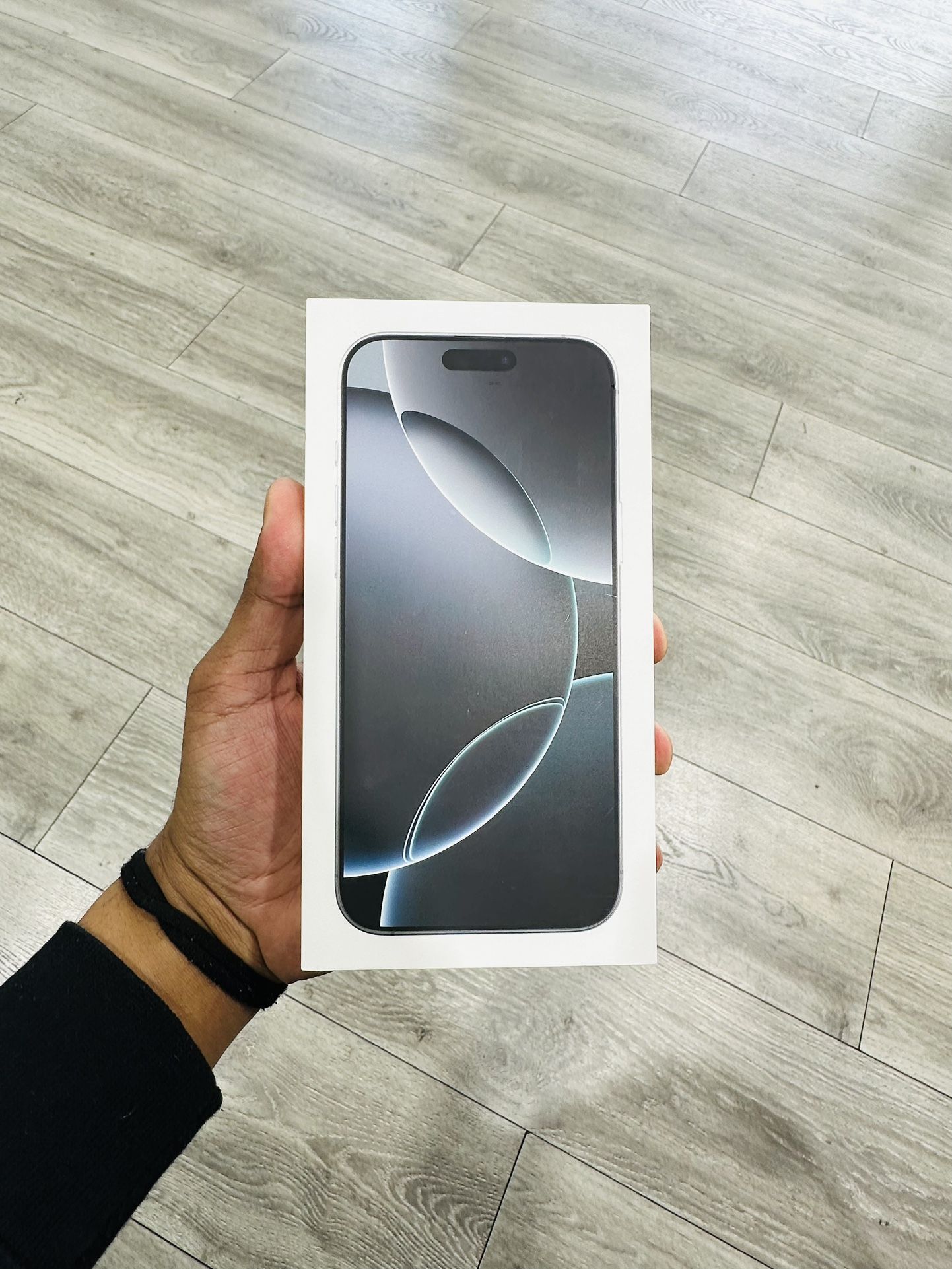 BRAND NEW UNLOCKED iPhone 16 Pro Max $60 Down!