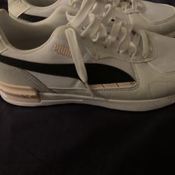 Pumas Shoes For Women Size 7.5