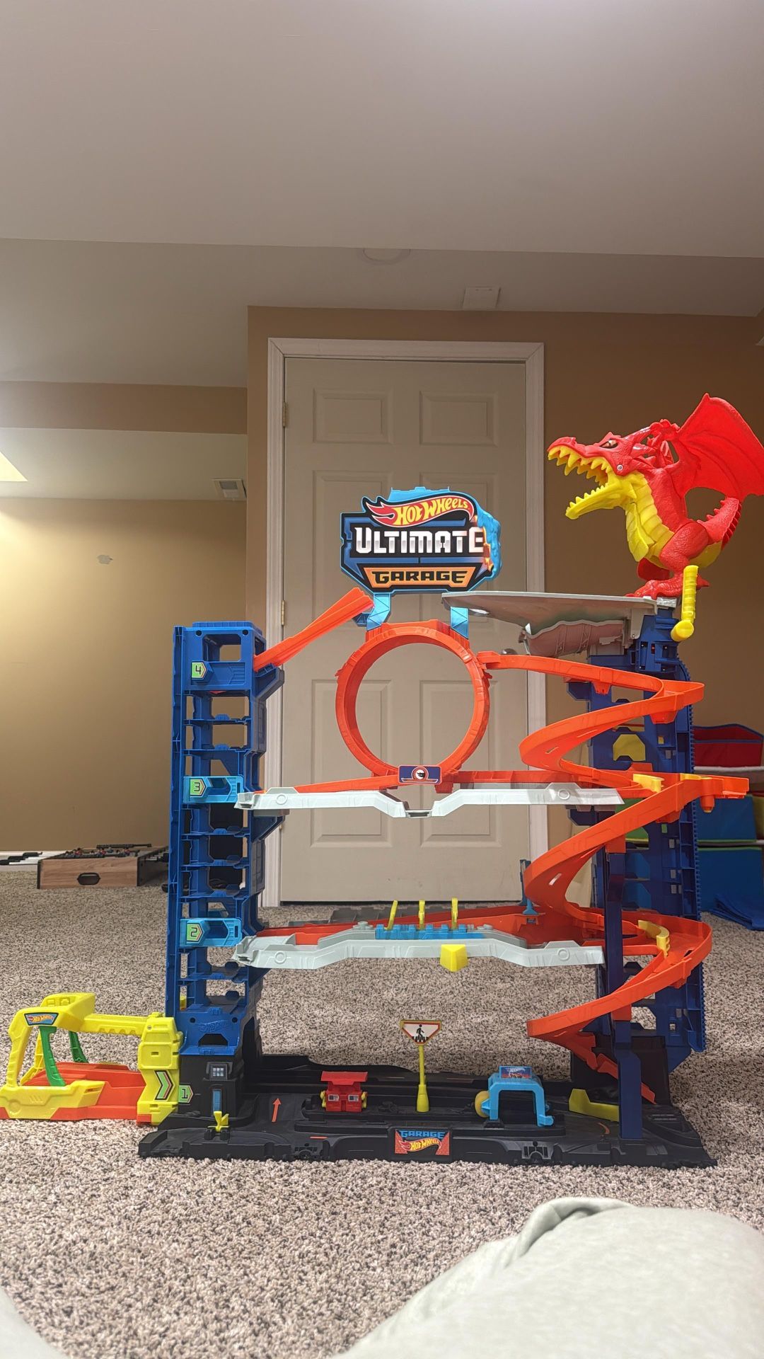 Hot Wheels Ultimate Garage Track Set with 2 Toy Cars