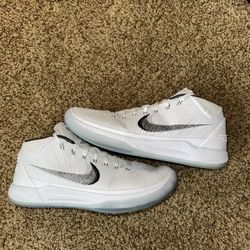 Kobe AD Mid White ice