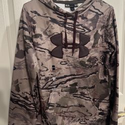 Under Armour Sweatshirt