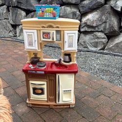Excellent Condition Kids Play Kitchen 