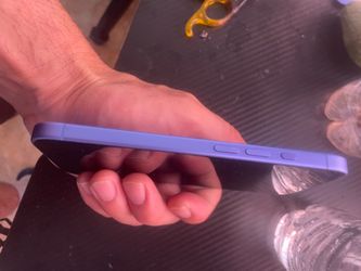 iPhone 16 (locked)
