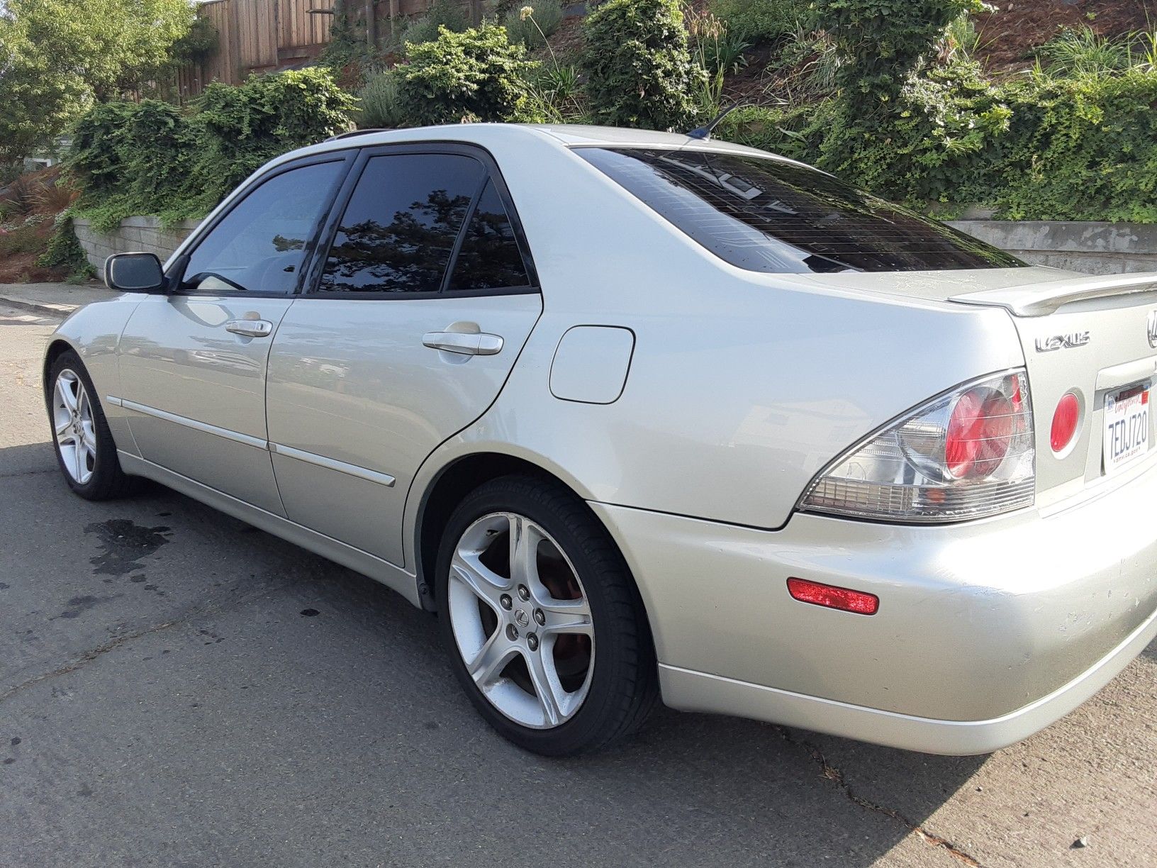 2003 Lexus is300 sunroof smoged cold ac runs great