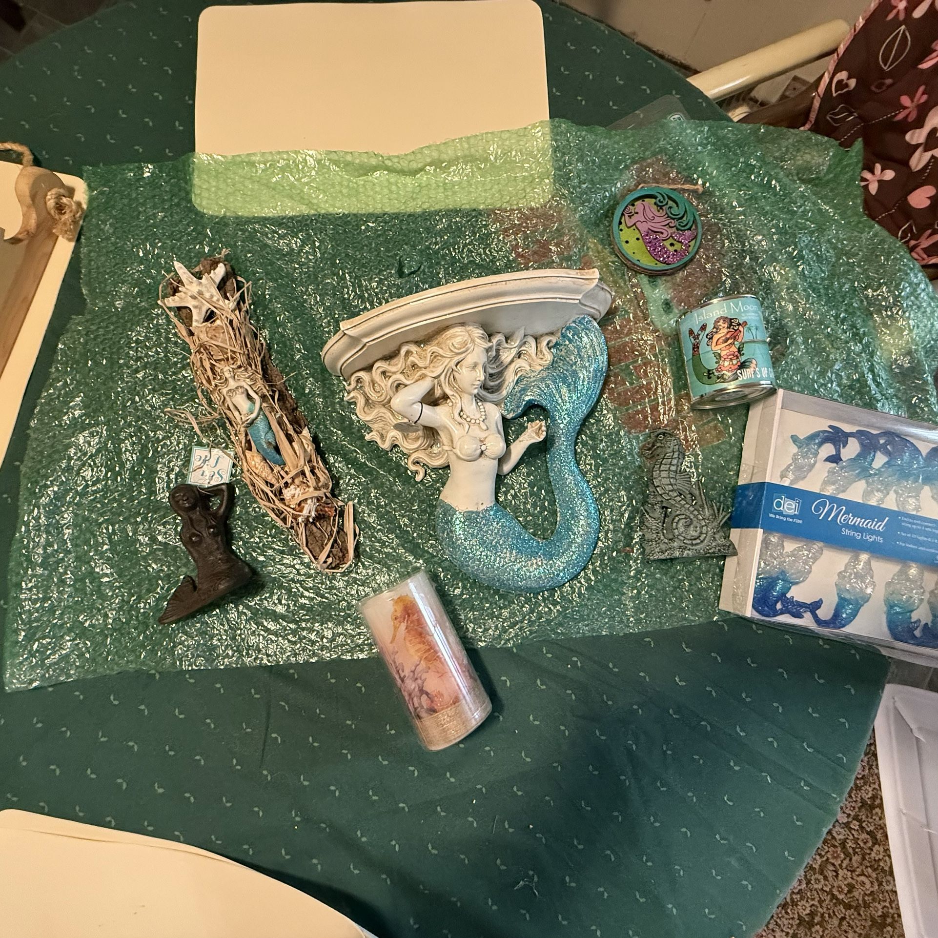 Bathroom decorations 