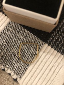 Women’s dainty ring