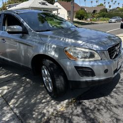 2013 Volvo XC60 premier 3.2 187 k ONE OWNER VERY WELL CARED FOR HIGH MILES example interior is like new, body paint excellent registered no check Eng 