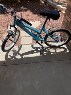 Girls 20 inch Huffy Bicycle with helmet