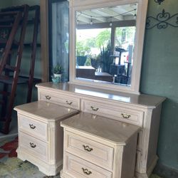 Gorgeous Bedroom Set 