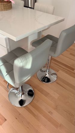 2 Bar stools gray color