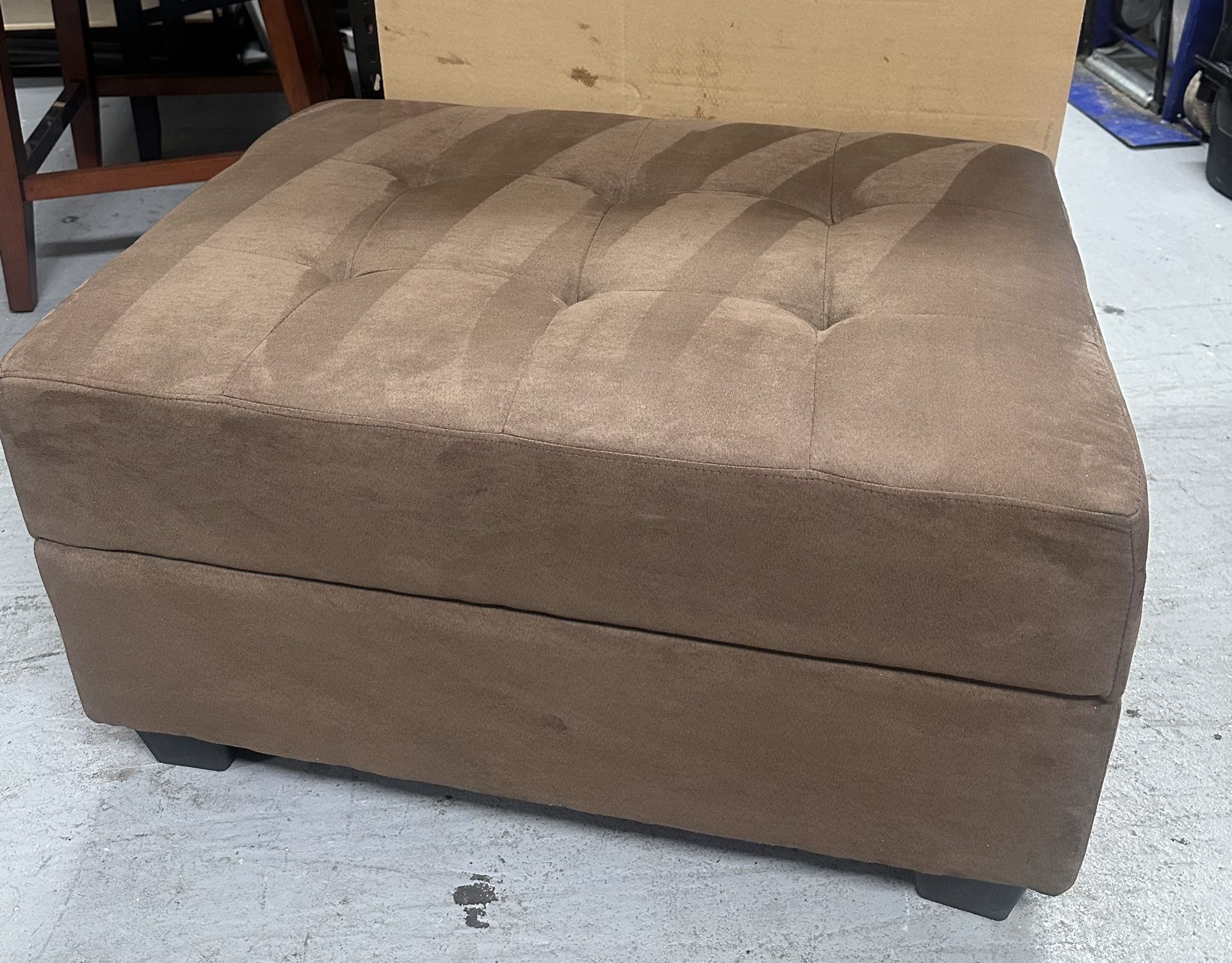 Accent Ottoman