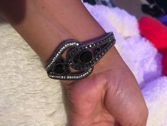 Women’s pretty bracelet