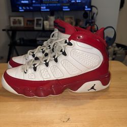 5Y Jordan 9 Retro White Gym Red (GS)