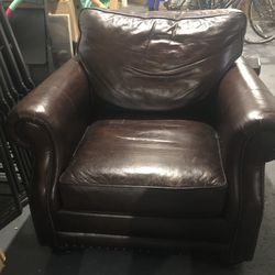 Havertys Oversized Brown Leather Chair