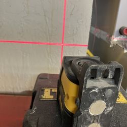 Dewalt Laser, Chalk Line Type  2 Laser 2   good condition $69 price is firm