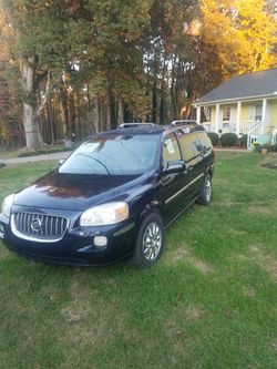 Buick terraza del 2005 miles 166000Clean title fully loaded Entertainment System no oil Leaks Drive Great condición
