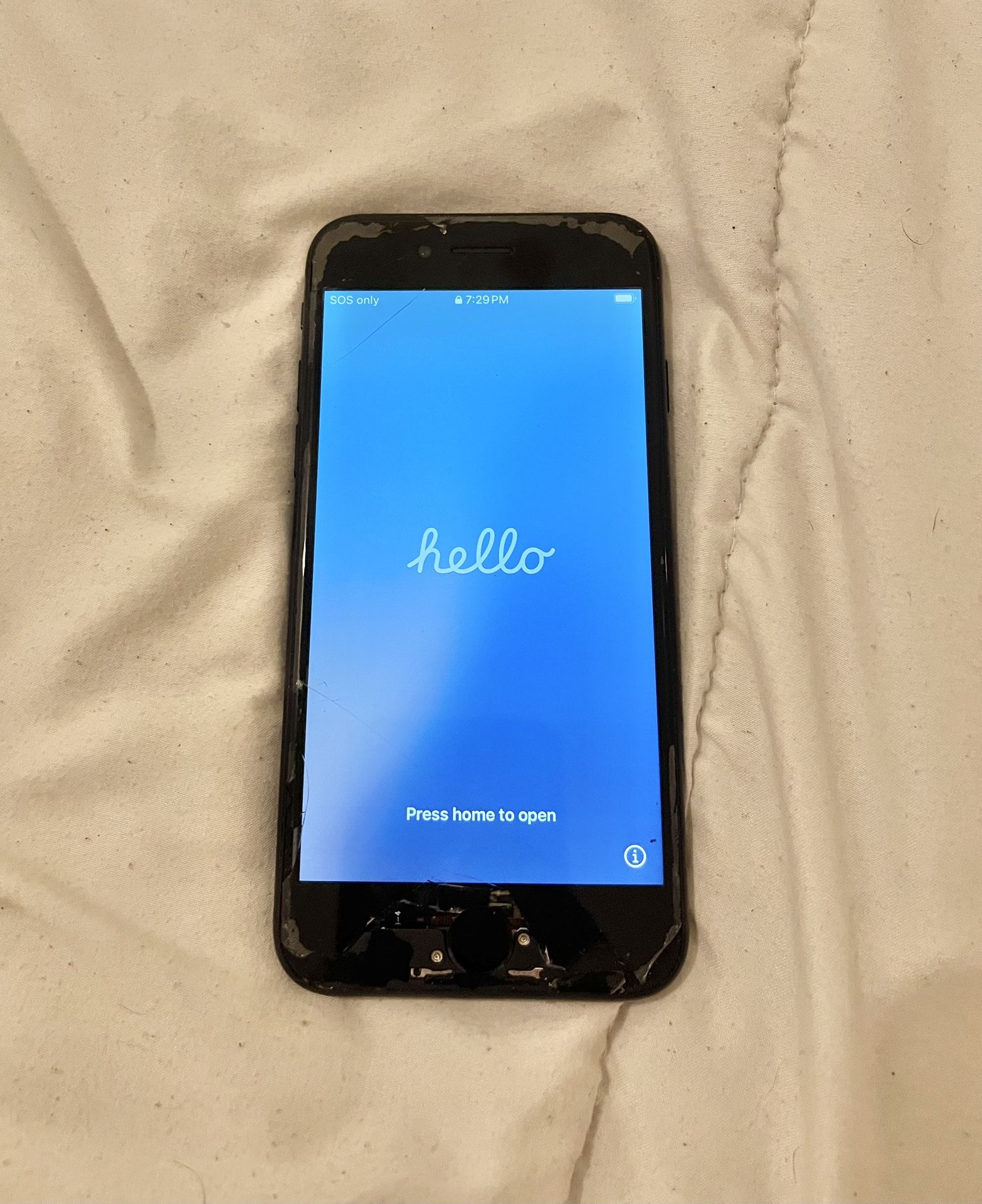 APPLE IPHONE SE - CRACKED SCREEN