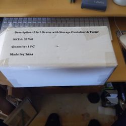 5 In 1 Grater With Storage Container And Peeler