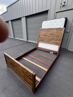 Full Size Wood Frame & Mattress Set