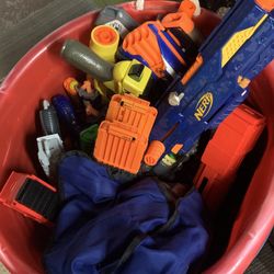 14 DIFFERENT NERF GUNS AND MAGS