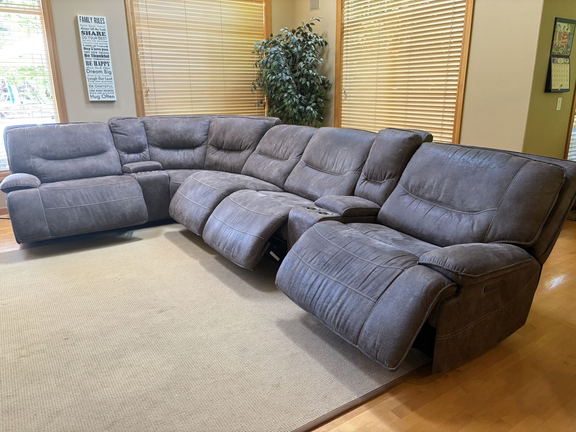 7 Piece Sectional with 4 Power Recliners