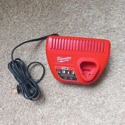 Milwaukee M12 Charger