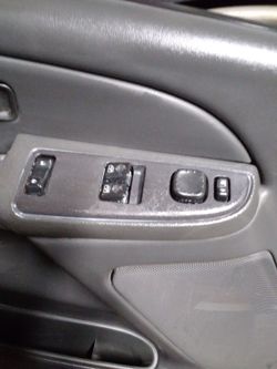 03 04 05 06 Chevy Silverado Door Panel Parts for Sale in Ontario CA OfferUp