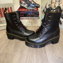 Dr. Martens Leona Platform Heeled Combat Boots Black Leather Womens 6 37 Eur NEW