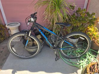 Trek 820 Mountain bike in Excellent Condition