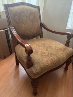 Royal Chair